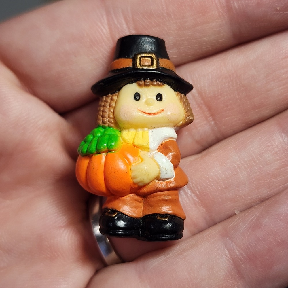 Russ Berrie Vintage Thanksgiving Pilgrim Girl Pumpkin Brooch Pin Holiday Jewelry